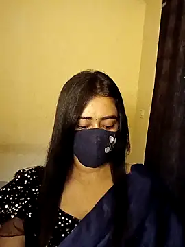 Quinn_SAHIBAA's cam snapshot