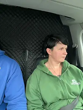 Reggie_roxie live sex cam