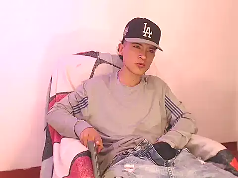 Edward_Milleer live sex cam