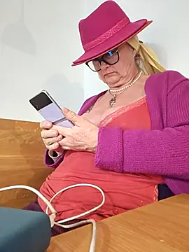 Hot-Muci live sex cam