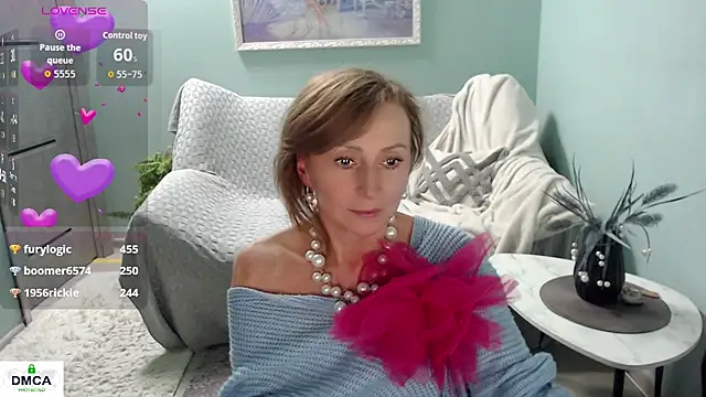 HornyMilf_777 live sex cam