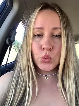 Mona_Plus live sex cam