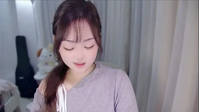 YUANYUAN-A live sex cam