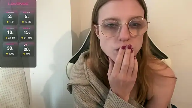 BustyKellyXXX's cam snapshot