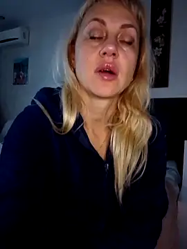 KissMiSveet's cam snapshot