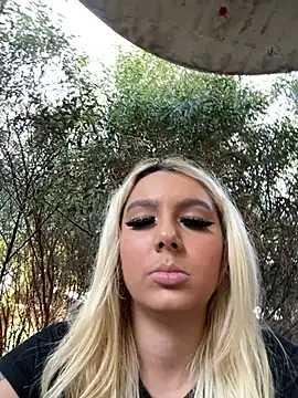 hotamanda01 live sex cam