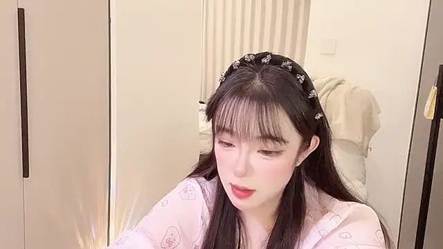 Kinadolly live sex cam