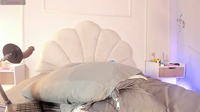 Candaceoweens's cam snapshot