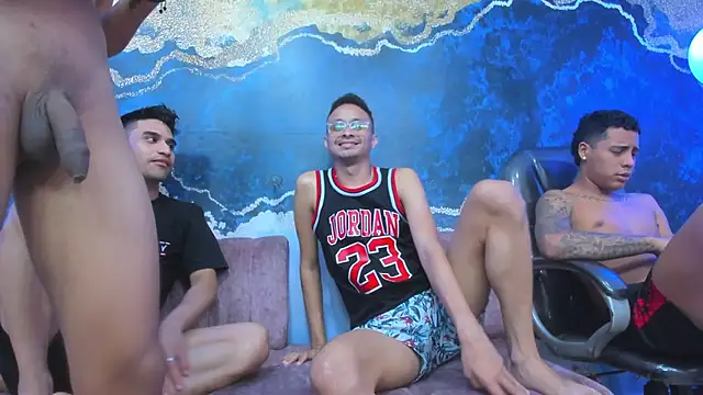 Juicy_Creww's cam snapshot