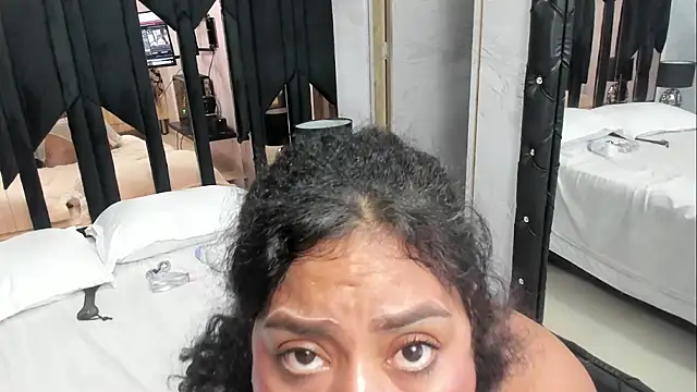 pervert_extrabigboobs's cam snapshot