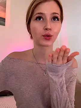 LunaRase's cam snapshot