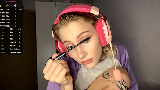 FoxySable's cam snapshot