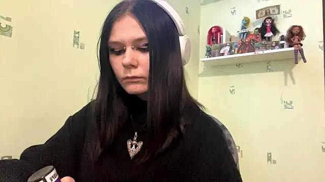 TraceeSchutt's cam snapshot