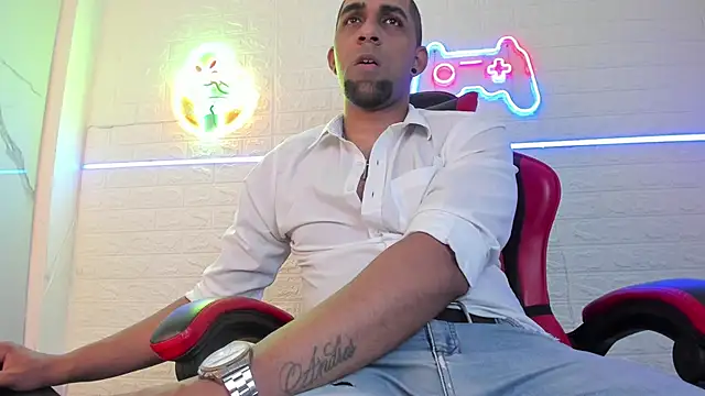 Paolo_johnson's cam snapshot