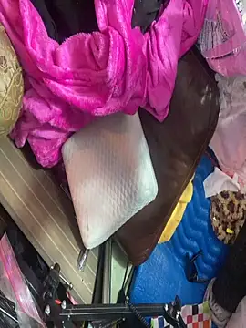 gurlnips live sex cam