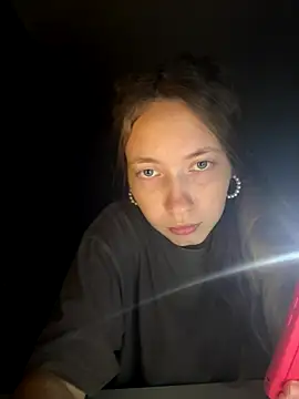 Holy_Poly live sex cam