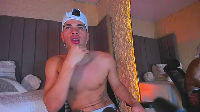 Benjamin_More live sex cam