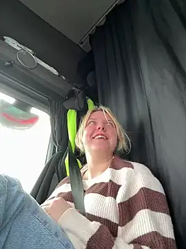 Nallinee live sex cam