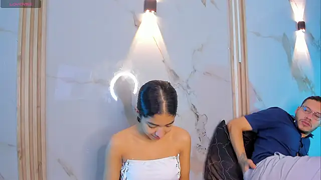 Aron_and_molly live sex cam