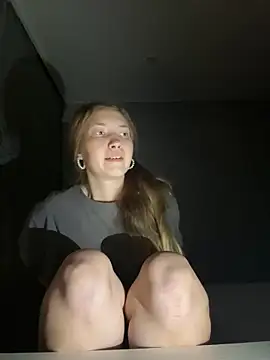 Holy_Poly's cam snapshot