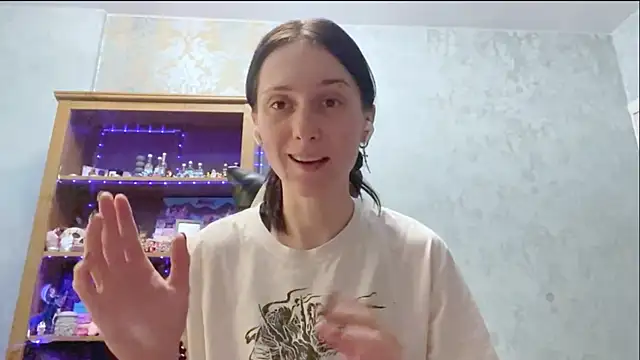 CyberAIice's cam snapshot