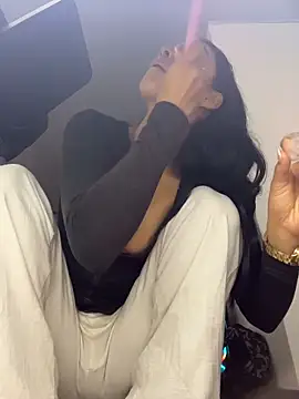 Miia_moonn's cam snapshot