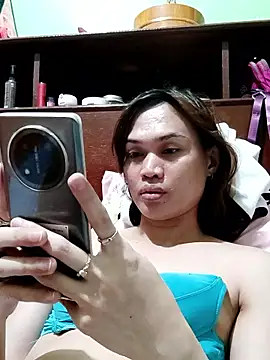 QueenSoreal live sex cam