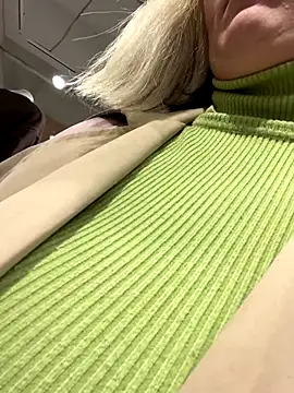 KateBurlesk's cam snapshot