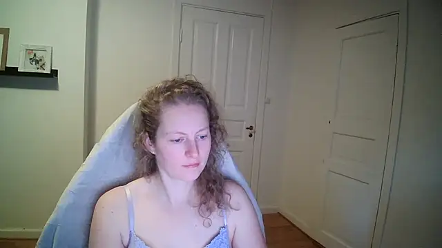 Girlnina-1995's cam snapshot