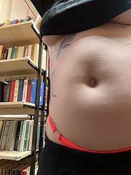 Milkyy_wway's cam snapshot