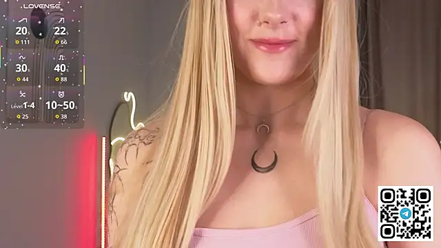 _amy_luna_'s cam snapshot