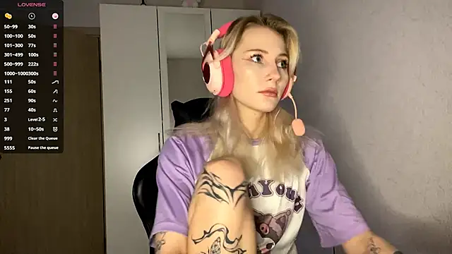 FoxySable's cam snapshot