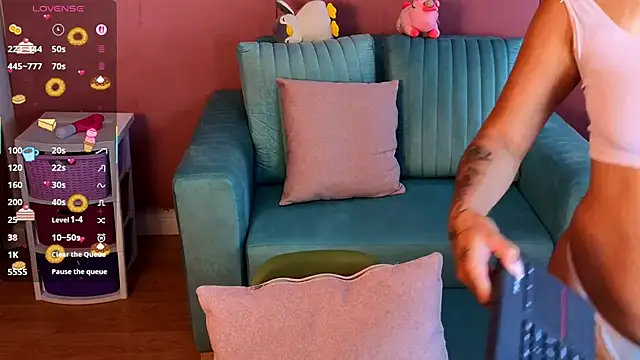 AdharaWo's cam snapshot