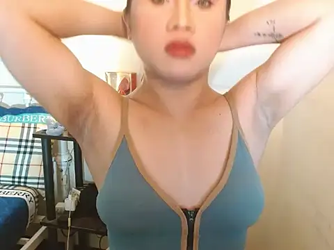 JustineBIGCUM live sex cam