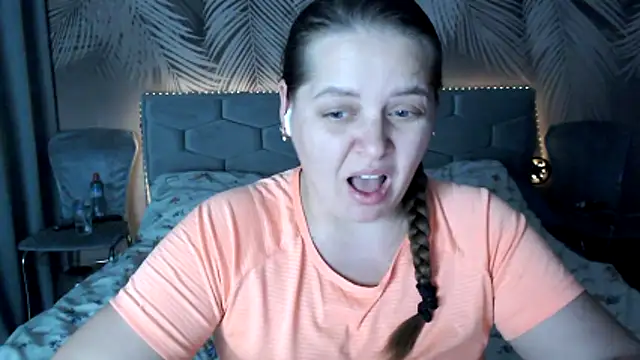 uliastar live sex cam