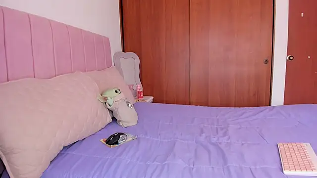 whitneyhot live sex cam