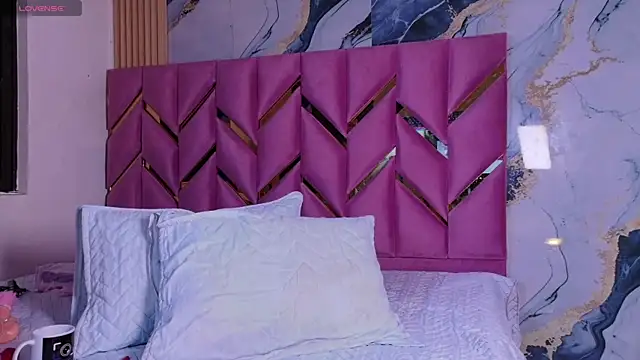 hotiergirl's cam snapshot