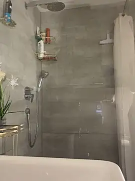 lilly_cherry69's cam snapshot