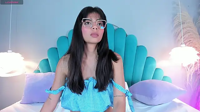 AlassiaHocthner live sex cam