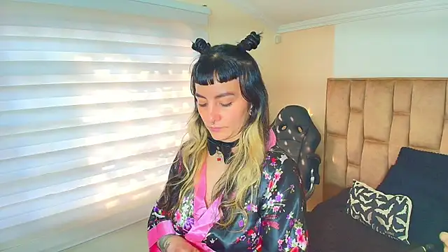 Naughty_Kittenm live sex cam