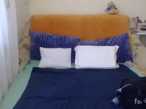Emmatoo live sex cam