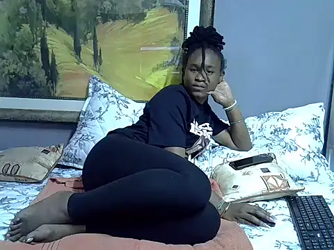 JuicyEbonyGoddess live sex cam