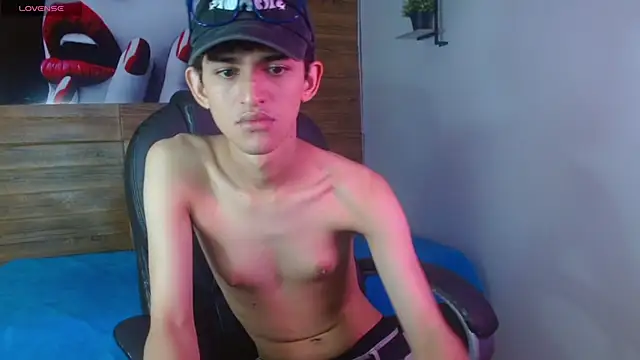 Michaelkoiv live sex cam