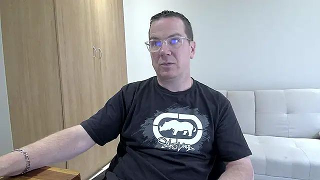 BrettJ81 live sex cam