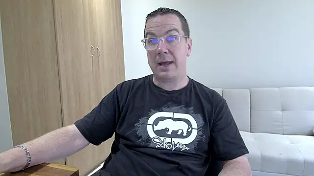 BrettJ81 live sex cam