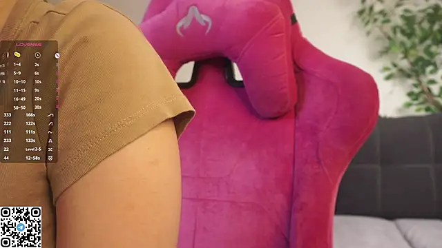 RoxannaCarver live sex cam