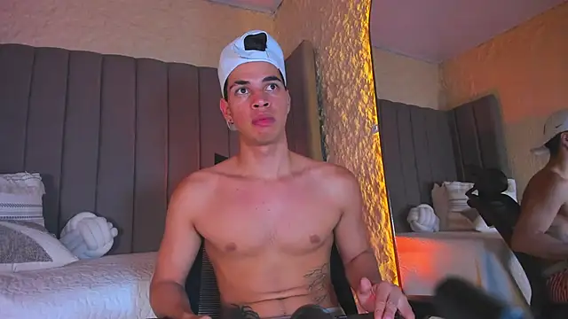 Benjamin_More live sex cam