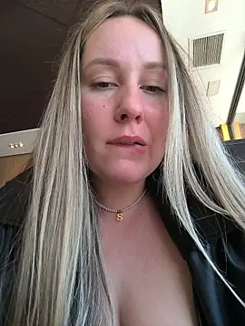 Mona_Plus's cam snapshot