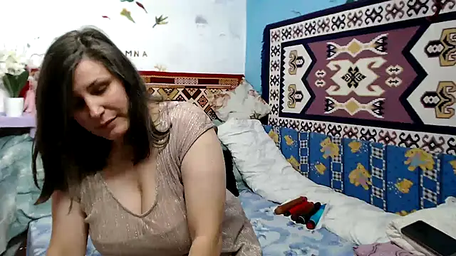 AdelineBlueEyes live sex cam