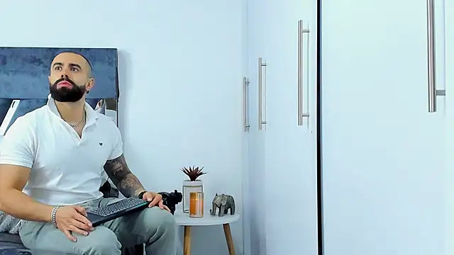 Zack_Froone live sex cam